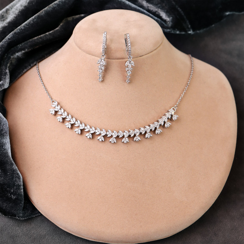 نیم ست نقره زنانه جی تی ای مدل جی نایس نیم ست نقره زنانه جی تی ای مدل جی نایس