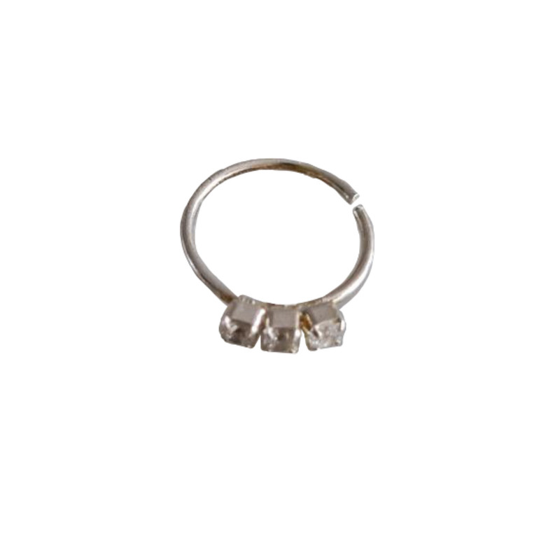 پیرسینگ نقره زنانه مدل سه نگینی پیرسینگ نقره زنانه مدل سه نگینی