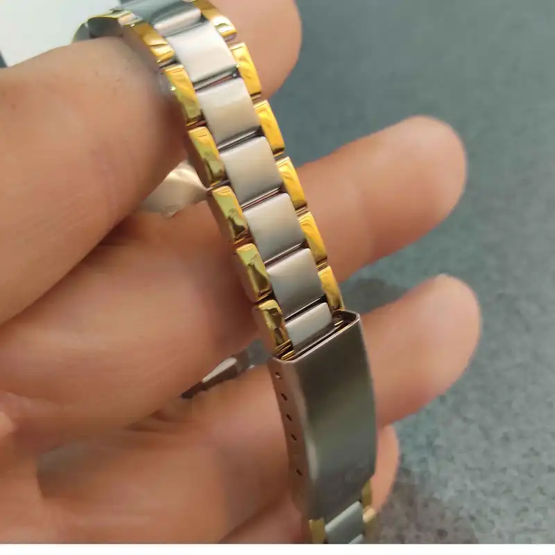 ساعت مچی عقربه ای زنانه کیو اند کیو مدل QA43J401Y