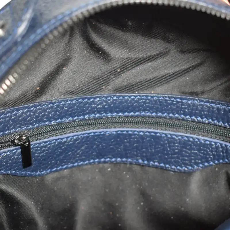 کوله پشتی زنانه چرمیران مدل FA1010