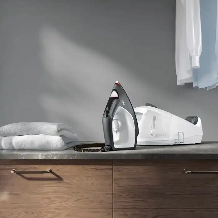 اتو مخزن دار آ ا گ مدل ST6-1-8EG