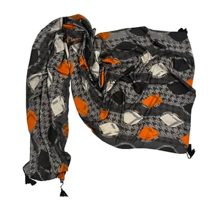 شال زنانه مدل منگوله دار