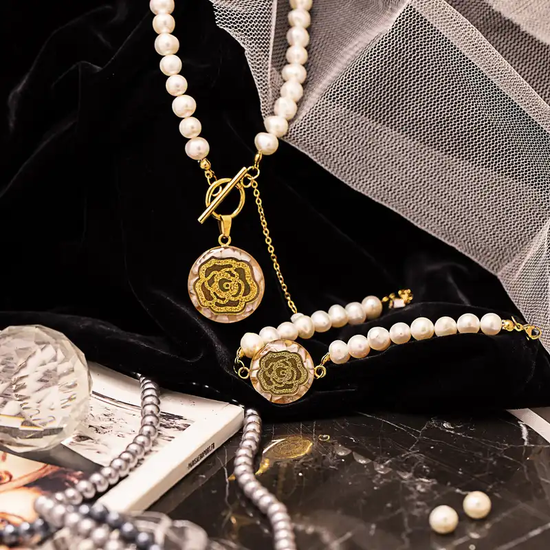 گردنبند زنانه مارک گلد مدل مروارید رز کد GN3086