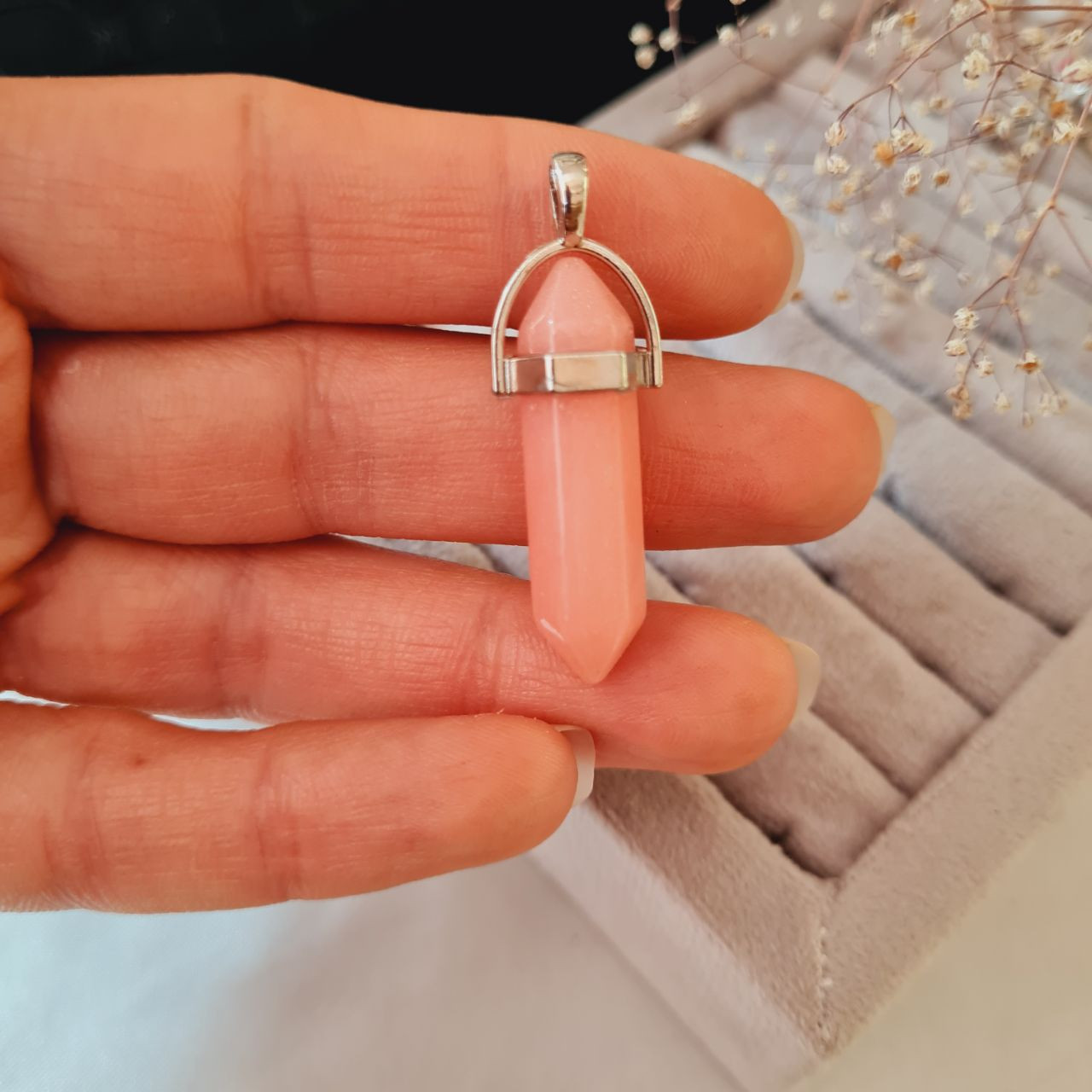 آویز گردنبند مدل منشور طرح سنگ عقیق آویز گردنبند مدل منشور طرح سنگ عقیق