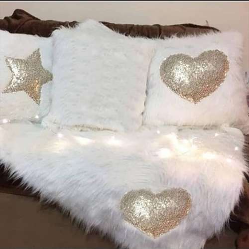 کوسن مدل قلبی کد M3 مجموعه 3 عددی به همراه شال مبل