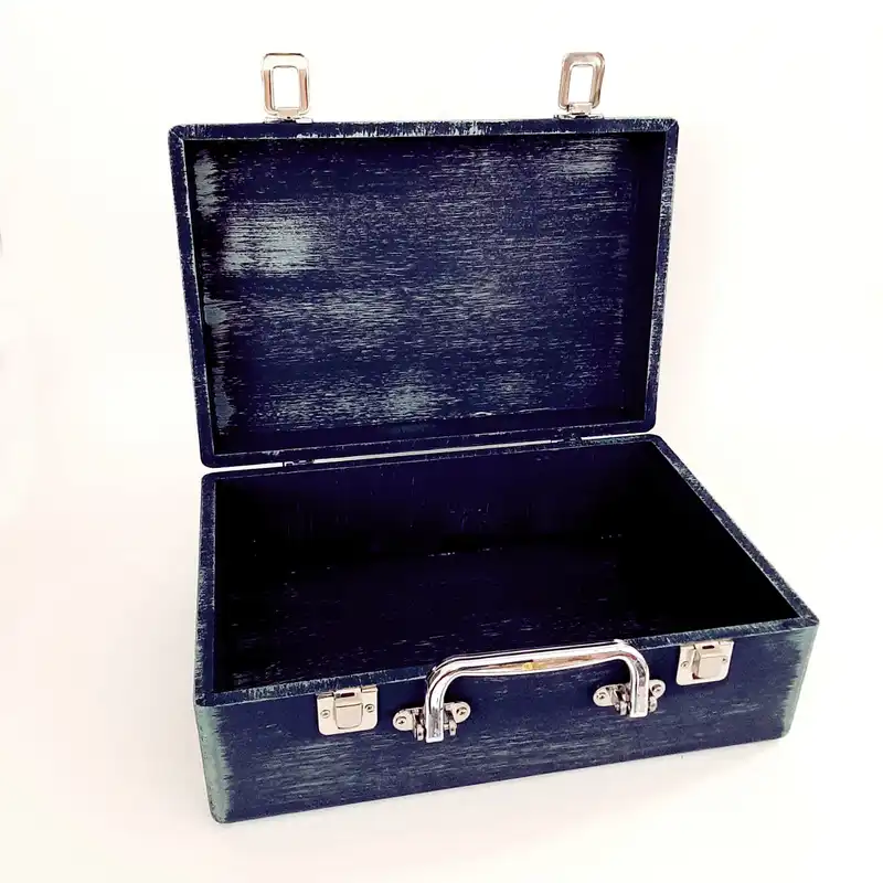 جعبه هدیه چوبی مدل چمدان طرح قالی سنتی کد WS105