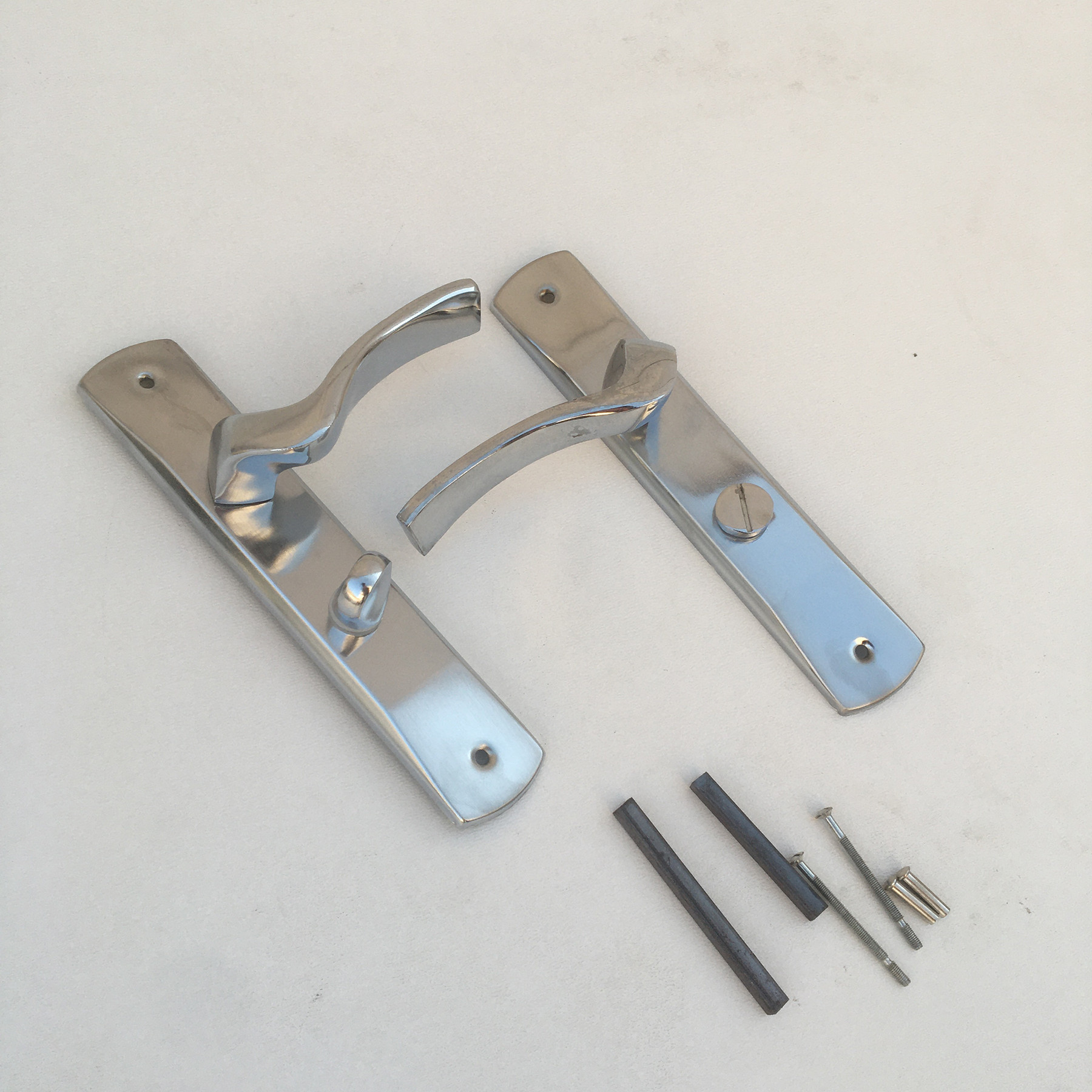 دستگیره در آوا مدل Serv-L مجموعه 2 عددی دستگیره در آوا مدل Serv-L مجموعه 2 عددی