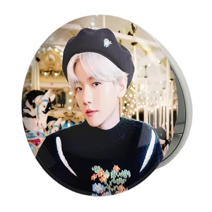 آینه جیبی خندالو طرح بکهیون گروه اکسو EXO مدل تاشو کد 13619 