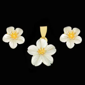 نیم ست طلا 18 عیار زنانه طلای مستجابی مدل گل صدف کد 670152