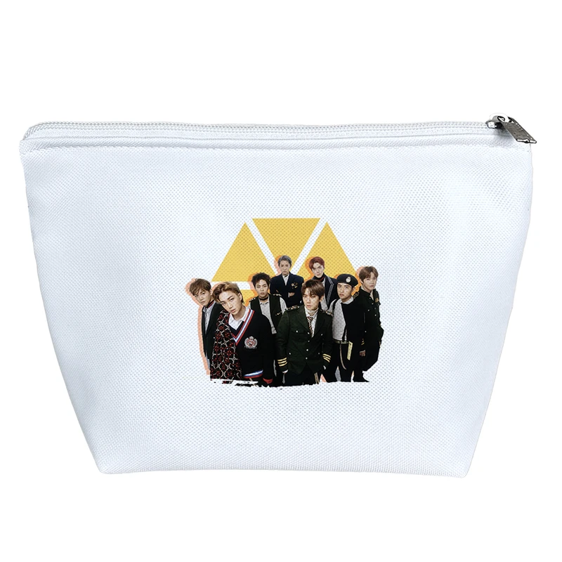 کیف لوازم آرایش دخترانه خندالو مدل گروه موسیقی اکسوEXO کد 1350