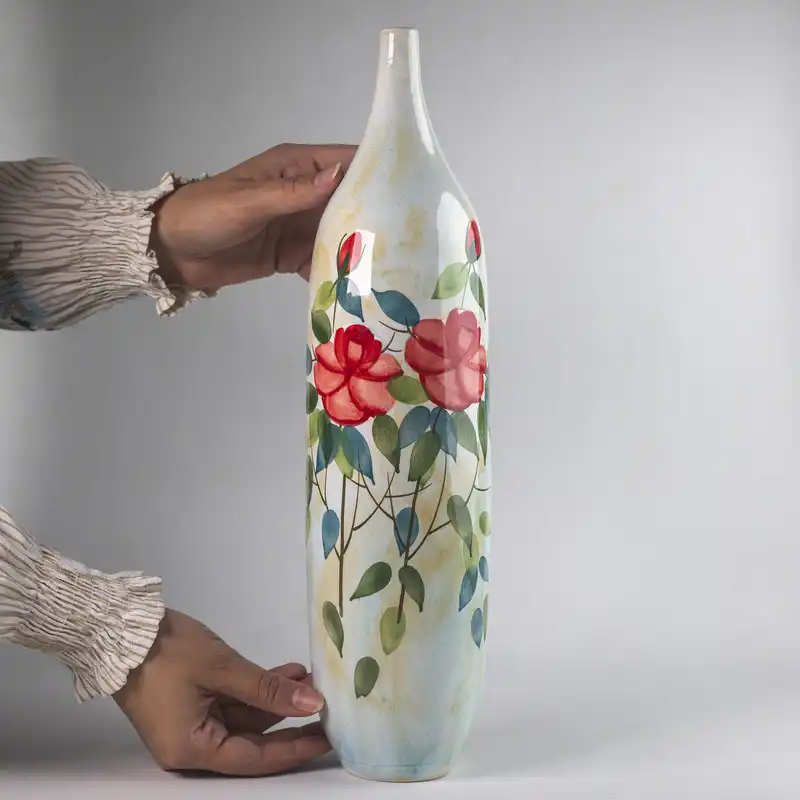 گلدان سفالی طرح نقاشی زیر لعابی کد H-4