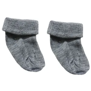 جوراب نوزادی طرح پر pad1 بسته دو عددی