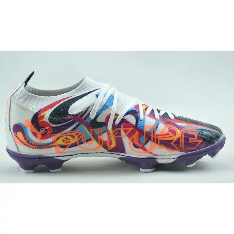 کفش فوتبال مردانه مدل استوک دار کد C-8221