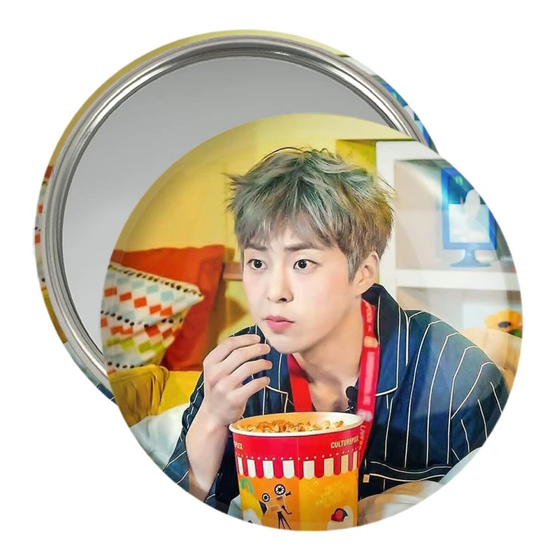 آینه جیبی خندالو مدل شیومین گروه اکسو EXO  کد 13516