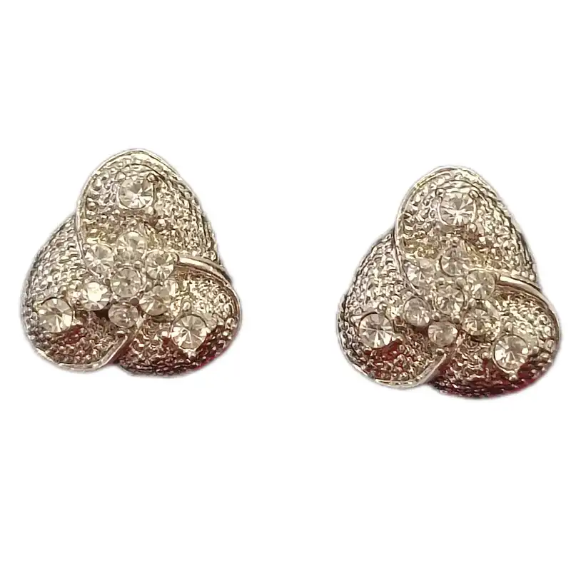 گوشواره زنانه مدل کلاسیک