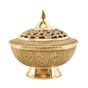 شکلات خوری قلمزنی برنزی مدل درب دار نیم پایه طرح لوتوس هندی کد 9902