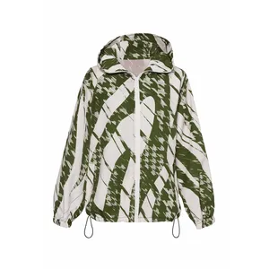 بارانی زنانه مدل کلاه دار نارین هندسی