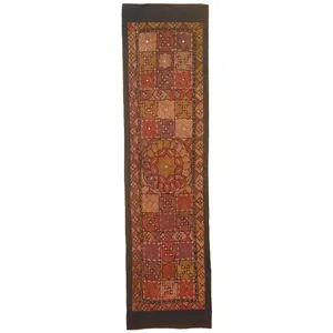 رومیزی سوزن دوزی کد SOOZRA77