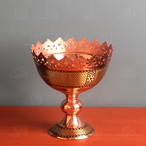 کاسه‎ ‎‎پایه دار‎ ‎‎مس و خاتم آرانیک رنگ‎ ‎طلایی طرح‎ ‎مشبک و قلمزنی مدل 1003900010