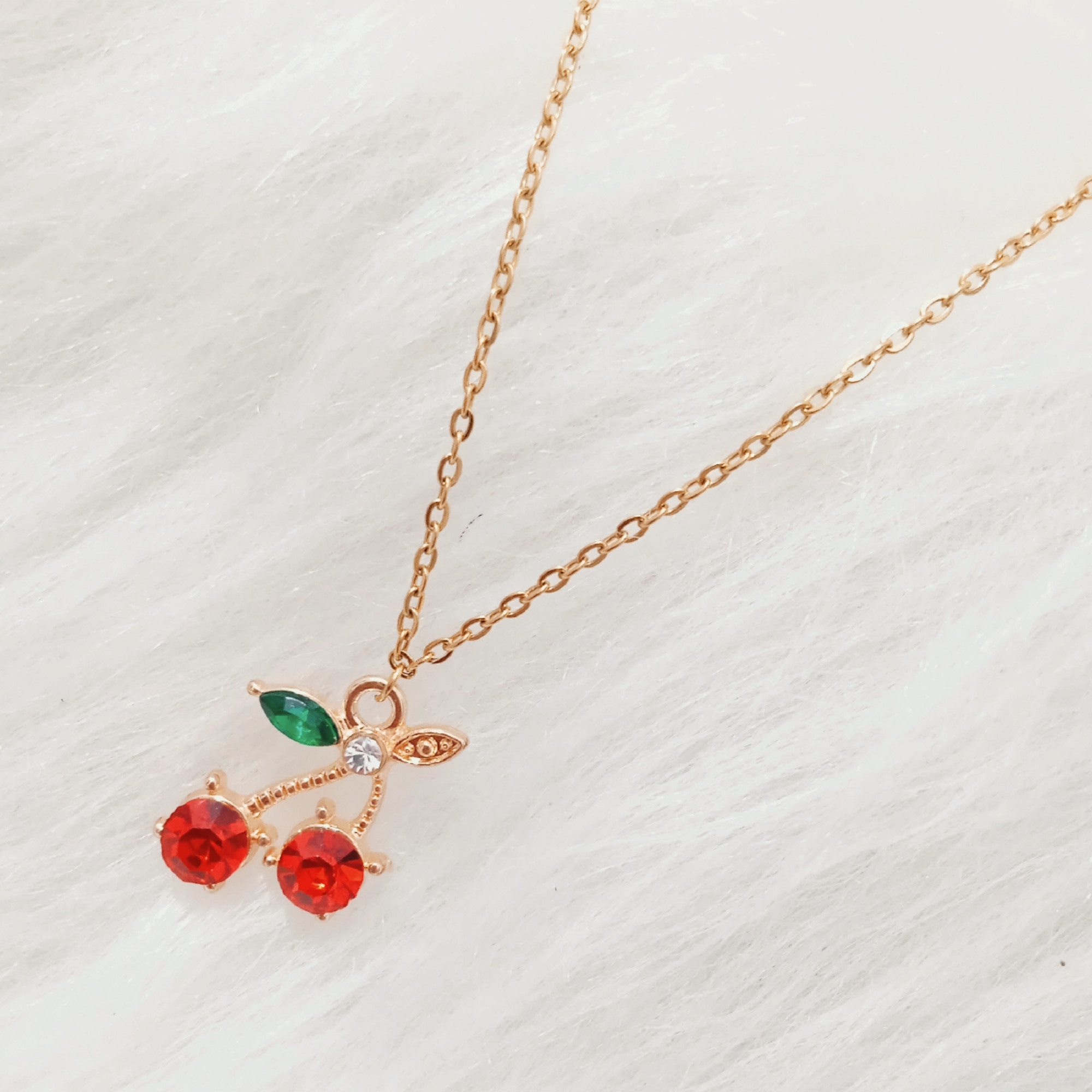 گردنبند دخترانه مدل گیلاس کد 302 گردنبند دخترانه مدل گیلاس کد 302