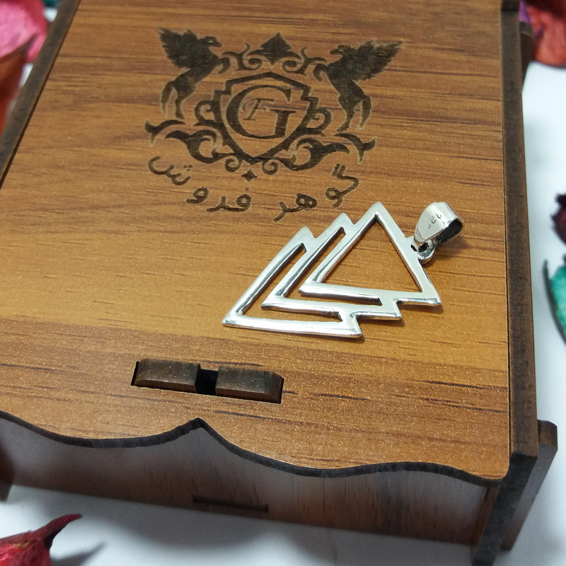 آویز گردنبند نقره مدل مثلث تو در تو