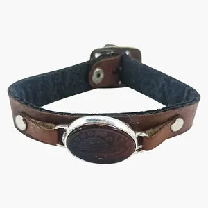 دستبند مردانه سلین کالا مدل عقیق خطی ce-As200