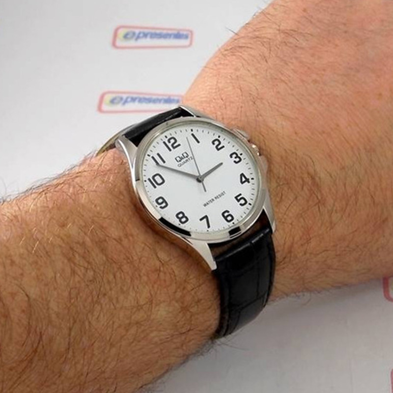 ساعت مچی عقربه‌ای مردانه کیو اند کیو مدل QA06J34Y