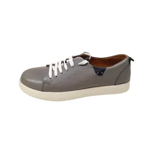 کفش روزمره زنانه سرزمین چرم مدل 1436 رنگ طوسی