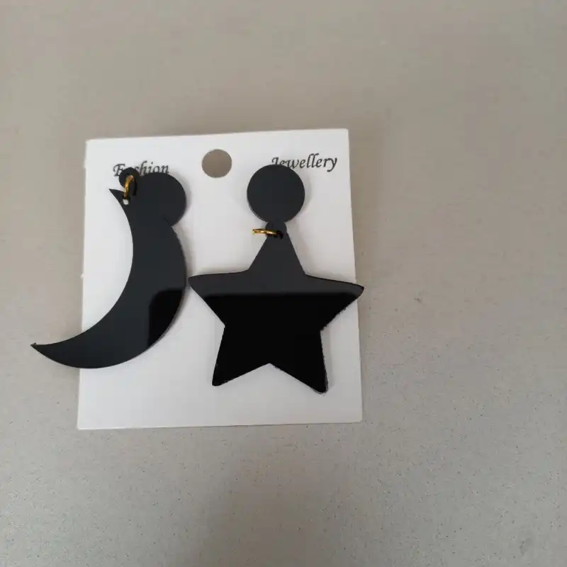 گوشواره زنانه مدل ماه و ستاره