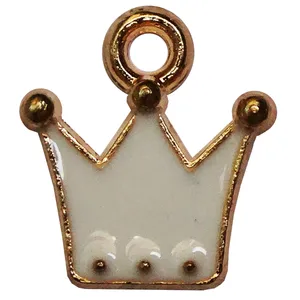 آویز دستبند مدل تاج کد AD 888