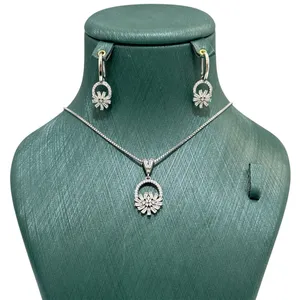 نیم ست نقره زنانه سیلور شهر
مدل پاپاتیا کد 0024