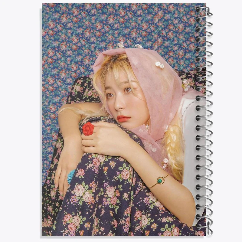 دفتر مشق 50 برگ خندالو مدل سولگی گروه رد ولوت Red Velvet کد 19616