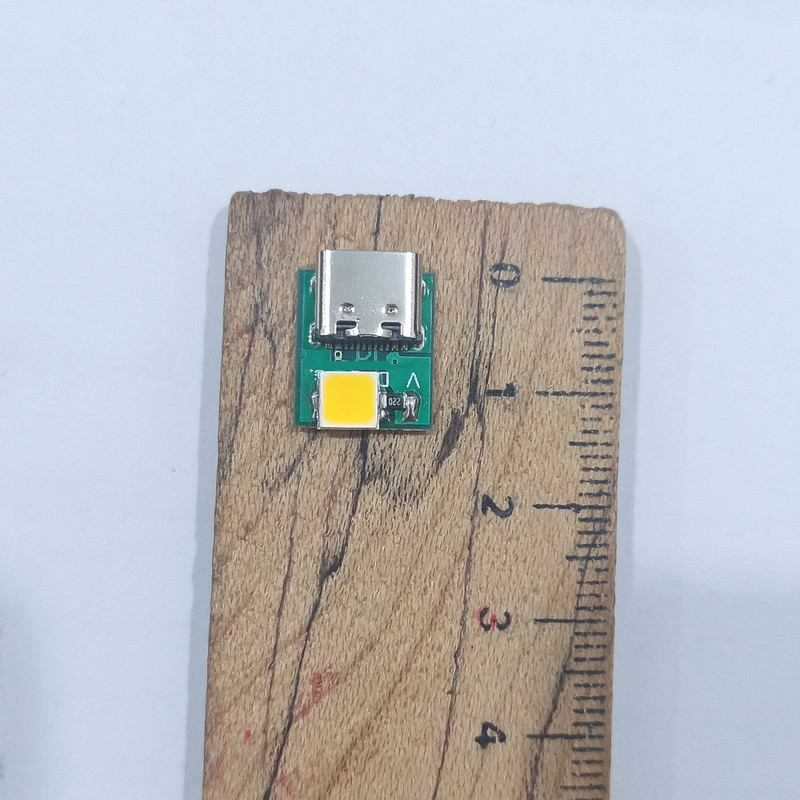 چراغ ال ای دی مدل USB-C کد C0.5W5054