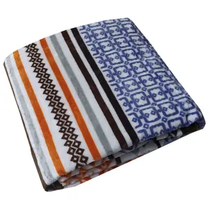 پتو مسافرتی 1 نفره نرمینه بافت مدل کد 07 سایز 210x150 سانتی‌متر