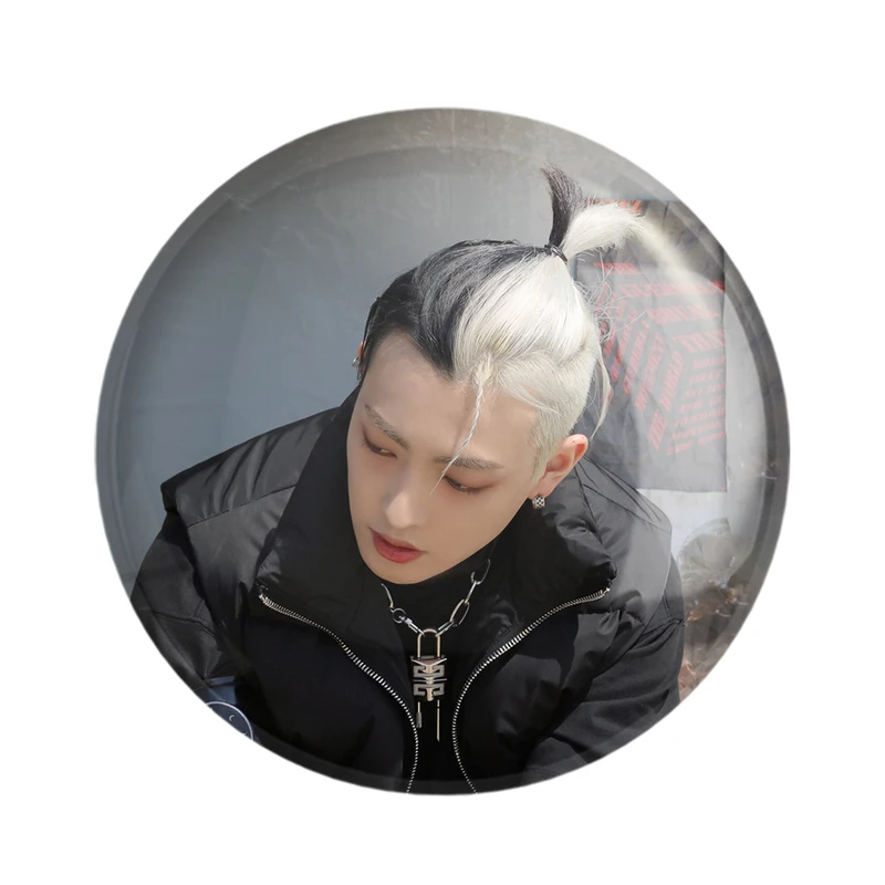 پیکسل خندالو مدل هونگ جونگ گروه ایتیز ATEEZ کد 21238