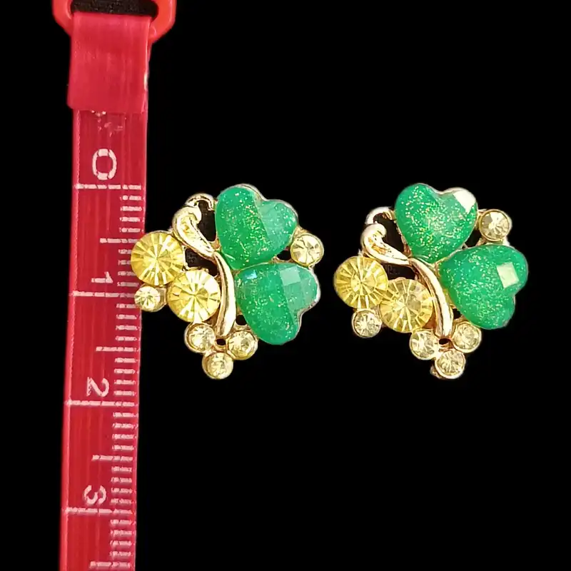 گوشواره زنانه مدل قلب نگین‌ دار