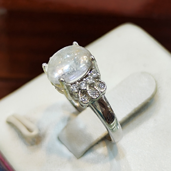 انگشتر نقره زنانه مدل سنگ در نجف کد 65 انگشتر نقره زنانه مدل سنگ در نجف کد 65