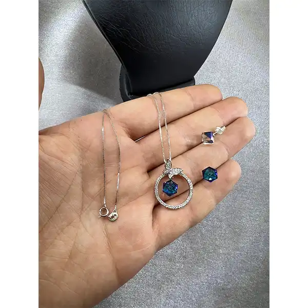 نیم ست نقره زنانه سواروسکی مدل پروانه و مکعب جواهری کد 589688