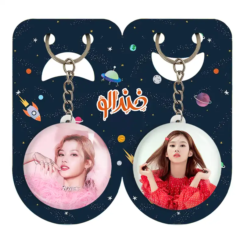 جاکلیدی خندالو مدل سانا گروه توایس TWICE کد 1991919916 مجموعه 2 عددی