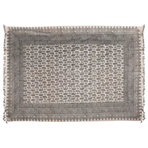 پارچه قلمکار نرگس‌ خانی طرح سیاه قلم بته ریز مدل 01-23 سایز 150 × 100 سانتی‌ متر
