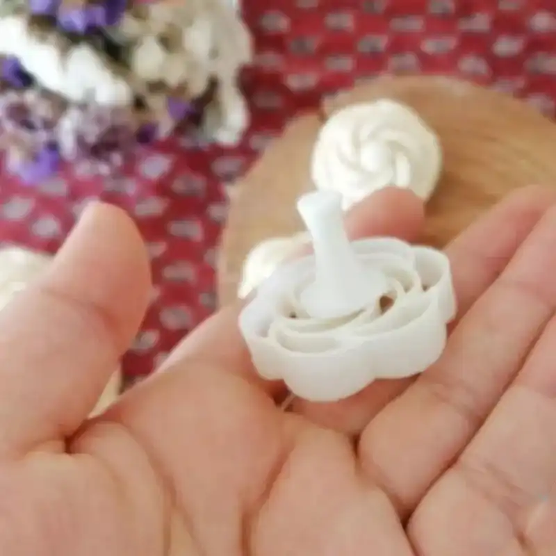 قالب شیرینی مدل سه بعدی نان برنجی طرح عشق کد 140