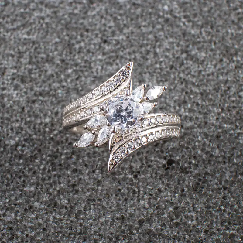 انگشتر نقره زنانه مدل AVN_R096