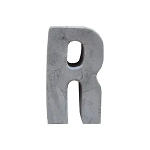 دکوری مدل بتنی طرح حرف R