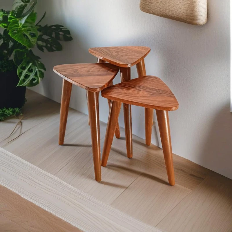 میز عسلی مثلث با پایه پلیمر و صفحه MDF مدل مدرن p 324 کد 14 مجموعه 3 عددی
