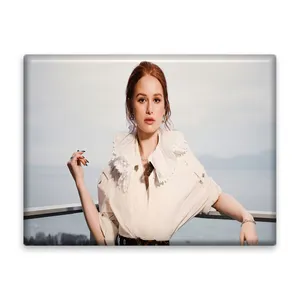 کاشی اطلس آبی طرح بازیگر مادلین پچ مدل T6161