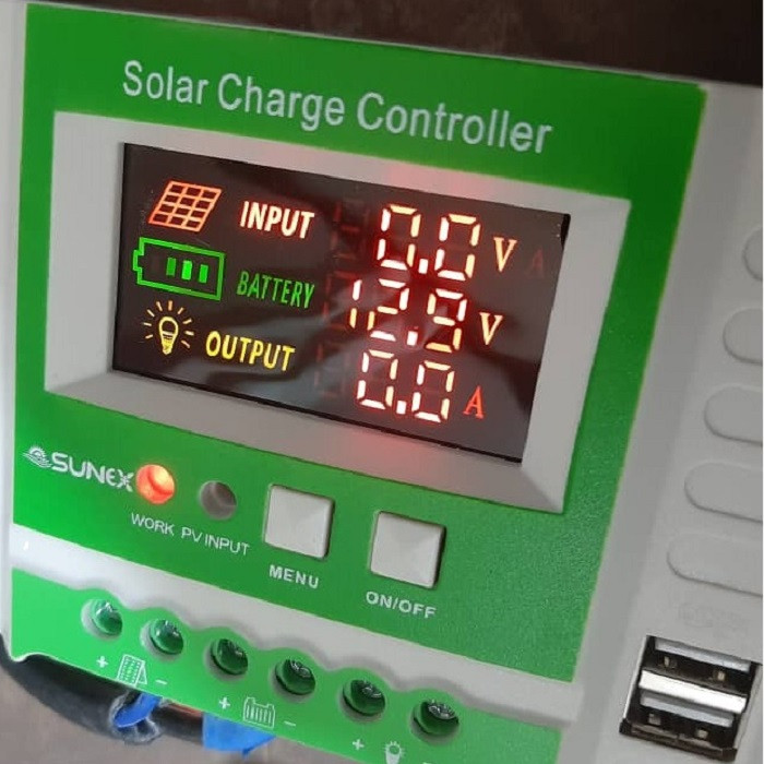 شارژکنترلر سانکس مدل 02 ظرفیت 20 امپر