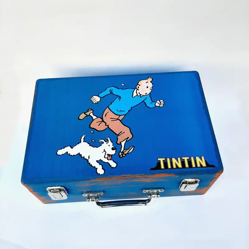 جعبه هدیه چوبی مدل چمدان طرح تن تن کد WS37