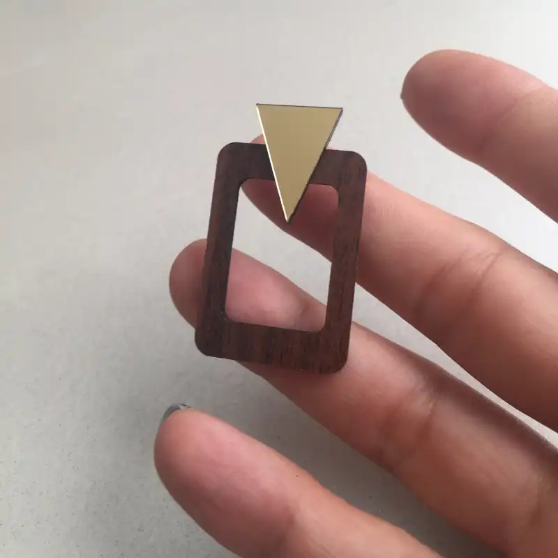 گوشواره زنانه مدل مربعی مثلثی