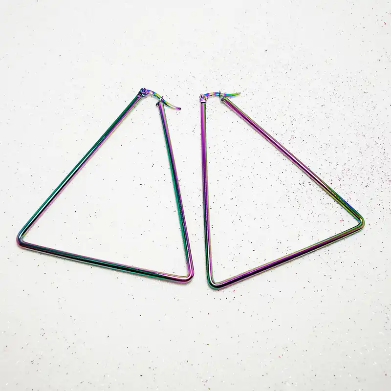 گوشواره زنانه مدل مثلثی هولوگرام 568