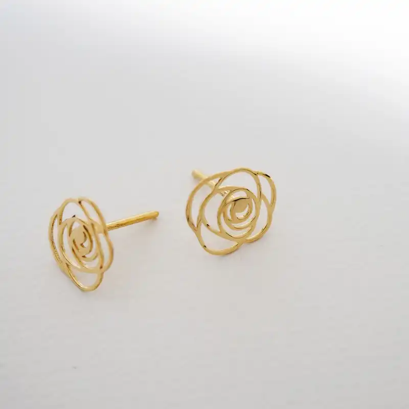 گوشواره طلا ۱۸ عیار زنانه دُرج طرح رُز مدل DE69